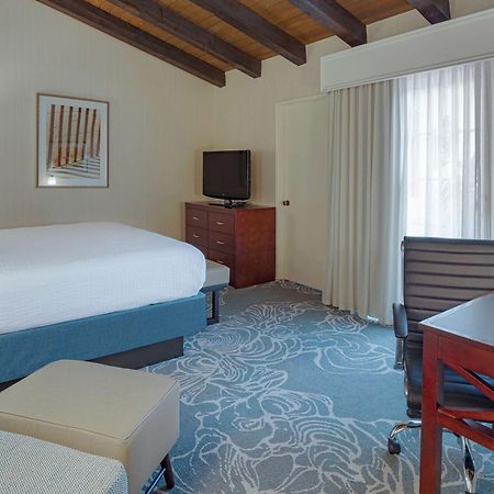 Best Western Plus Carpinteria Inn Esterno foto