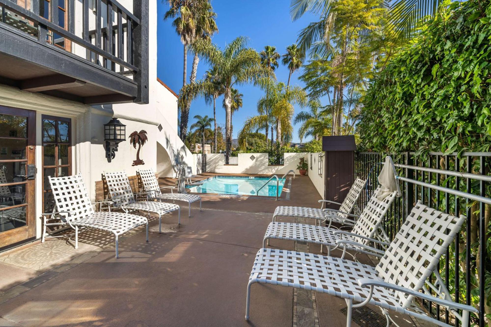 Best Western Plus Carpinteria Inn Esterno foto