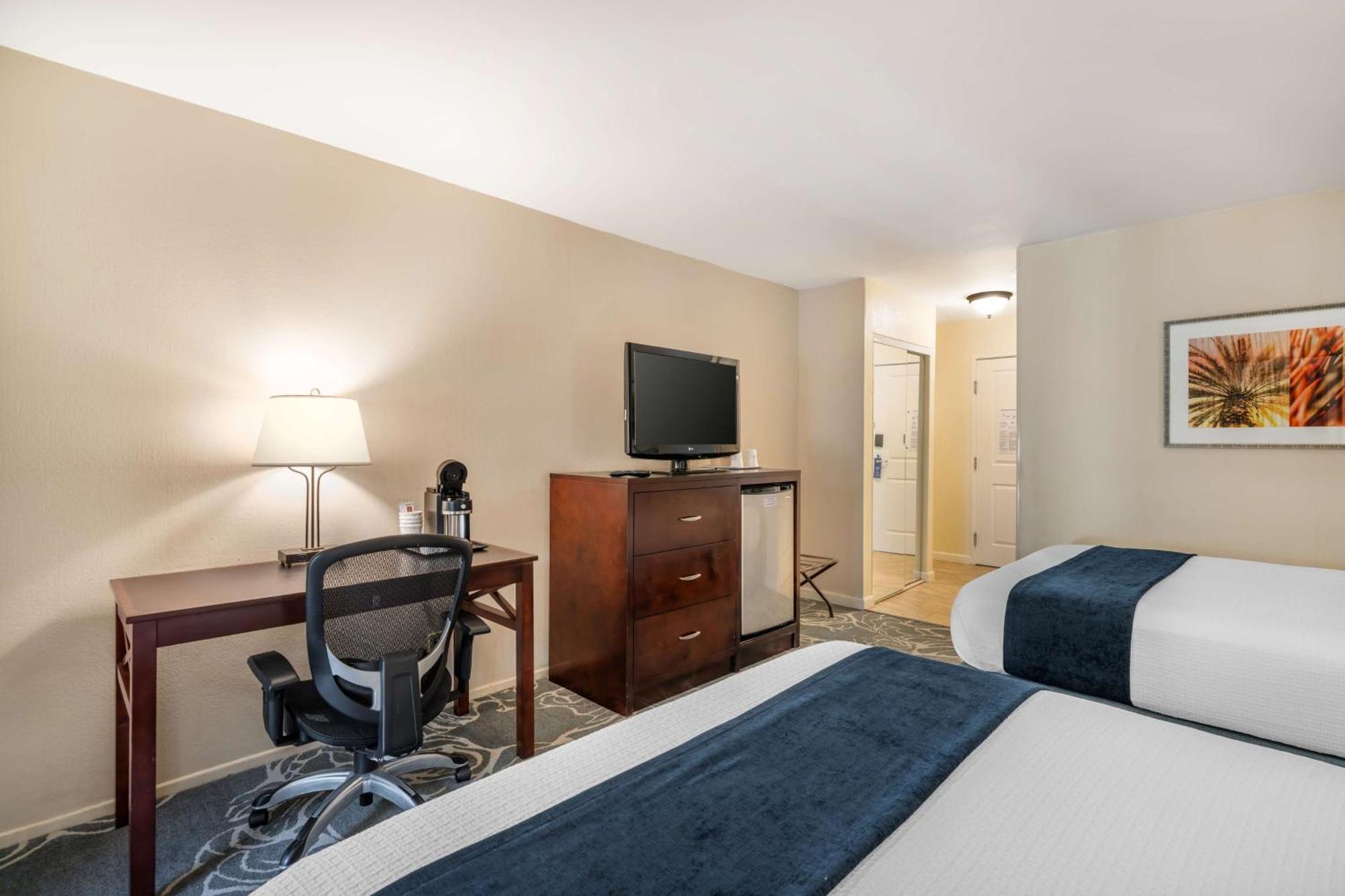 Best Western Plus Carpinteria Inn Esterno foto