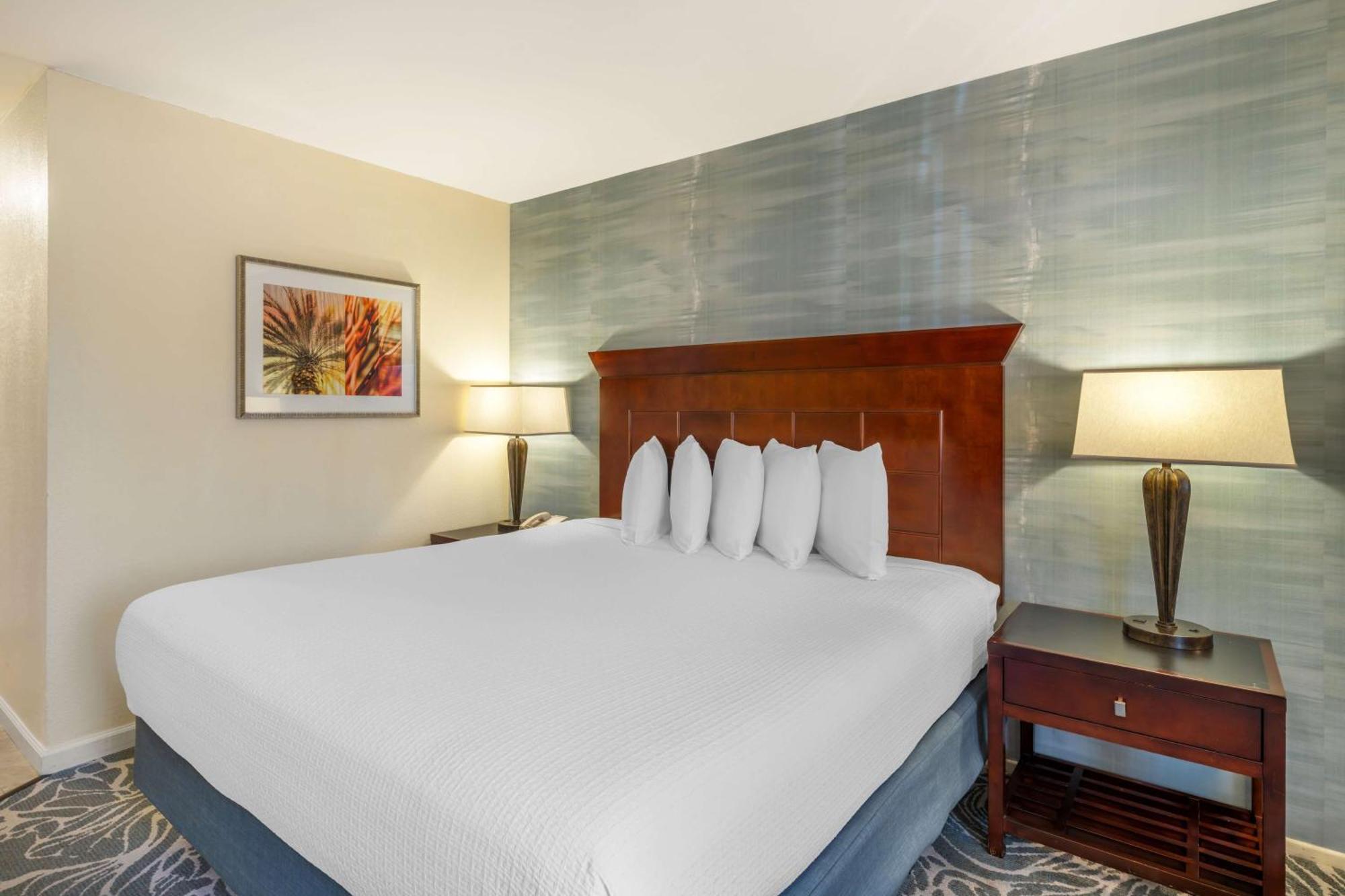 Best Western Plus Carpinteria Inn Esterno foto